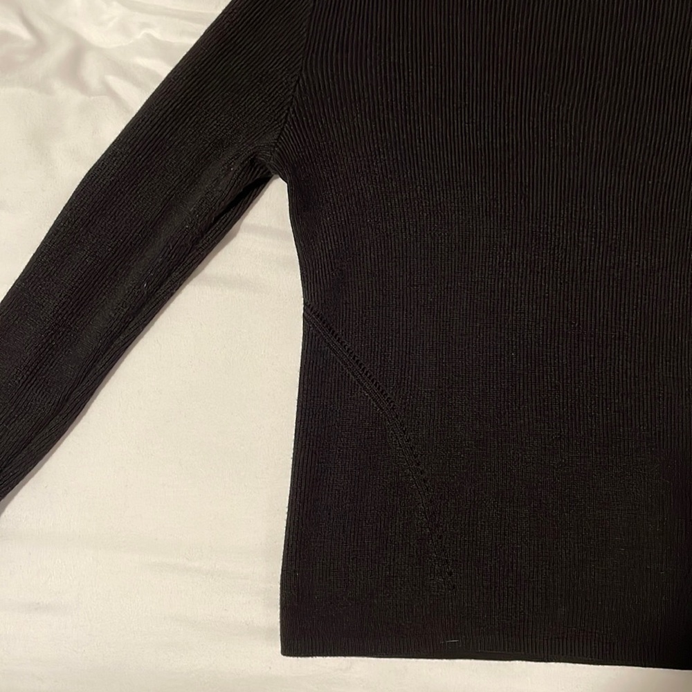 Divided Crop Top Sweater